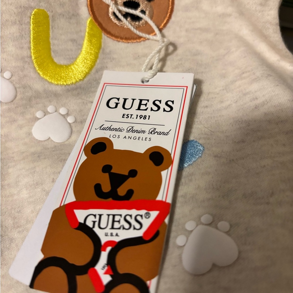 GUESS Kids Gray/Beige One Piece Sleeper with Bear Design (0-3 Months) NWT - Picture 5 of 7